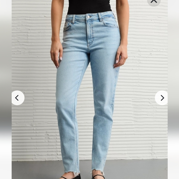 American Eagle Outfitters Denim - American Eagle Super High Rise Skylight Stretch Mom Jeans Size 00 Short